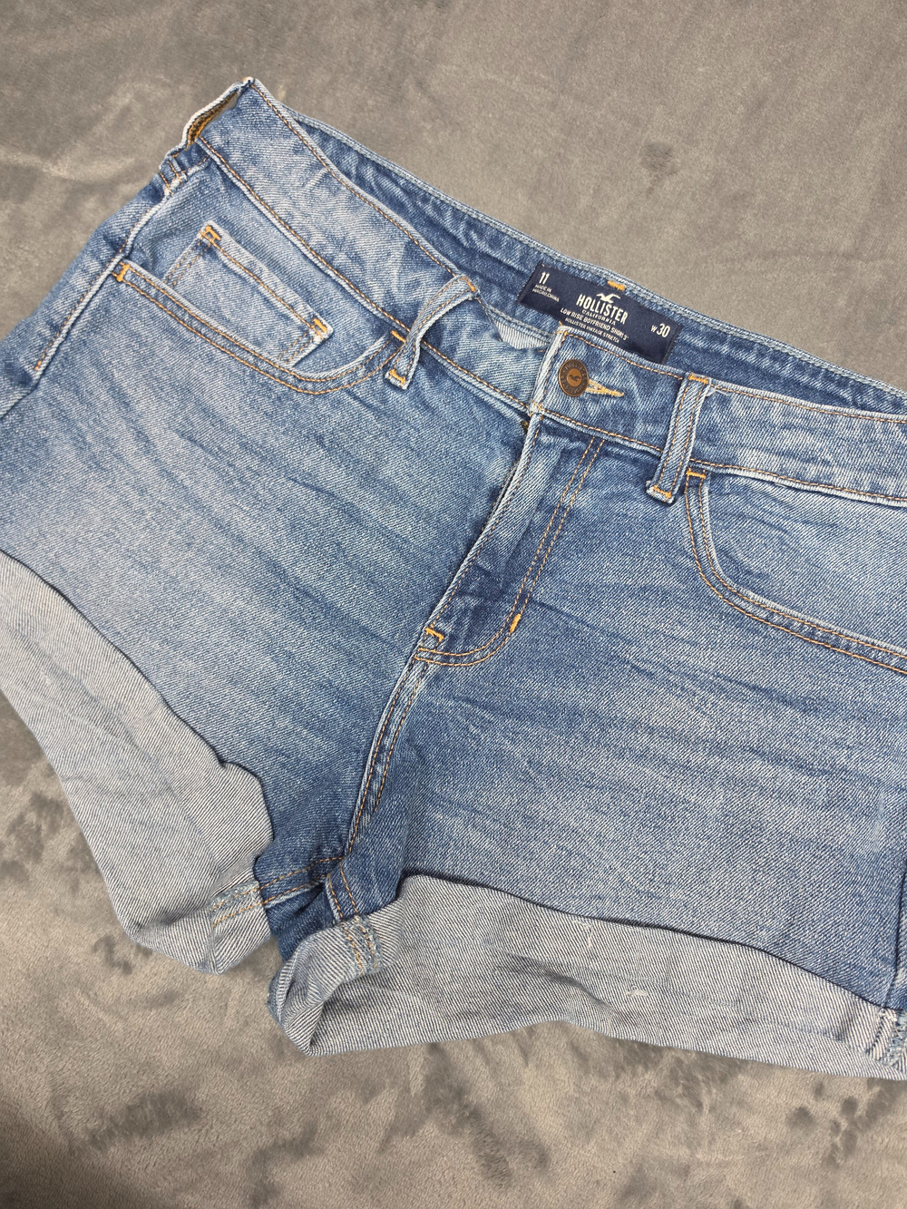 Hollister Low Rise Boyfriend Denim Shorts Distressed Cuffed Size 11 W30